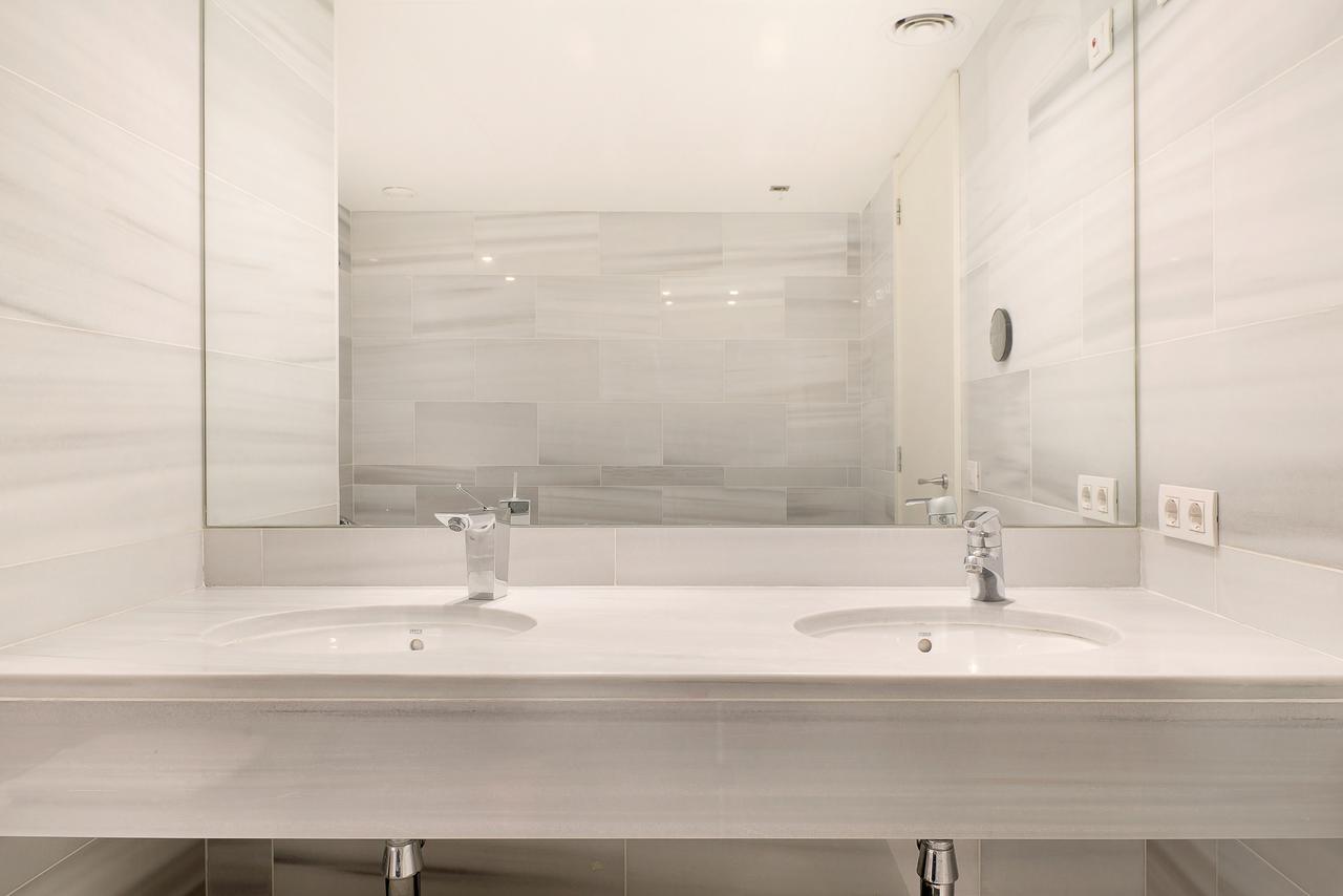 Apartamento Akira Flats Llum Barcelona